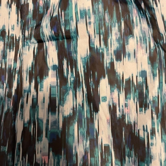 Soho pattern zipper wind breaker by Isaac Mizrahi - Picture 8 of 8